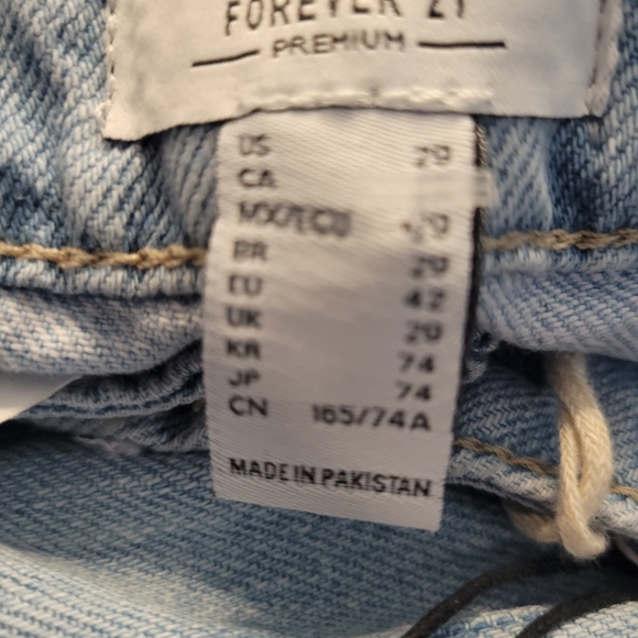 NWT forever 21 - jeans - Picture 13 of 16